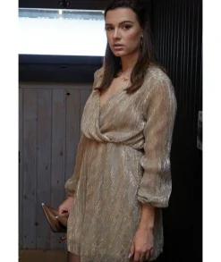 Robes><noscript><img width=