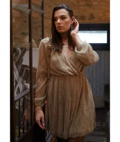 Robes><noscript><img width=