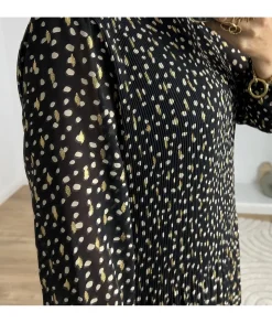 Robes><noscript><img width=