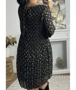 Robes><noscript><img width=
