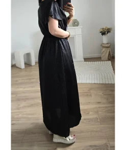 Robes><noscript><img width=