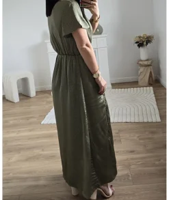 Robes><noscript><img width=
