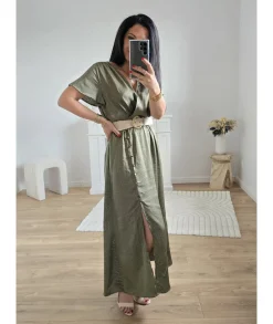 Robes><noscript><img width=