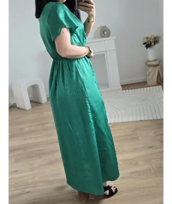 Robes><noscript><img width=