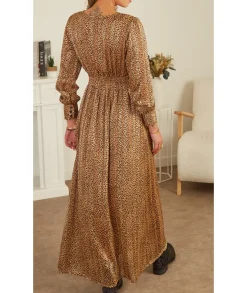 Robes><noscript><img width=