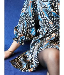 Robes><noscript><img width=