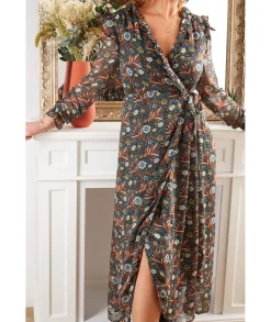 Robes><noscript><img width=