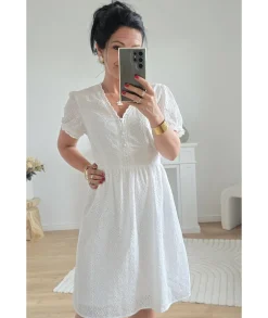 Robes><noscript><img width=