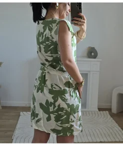 Robes><noscript><img width=