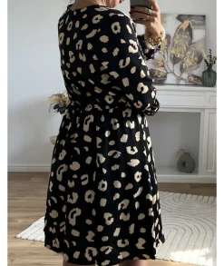 Robes><noscript><img width=