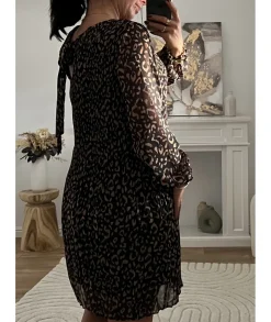 Robes><noscript><img width=