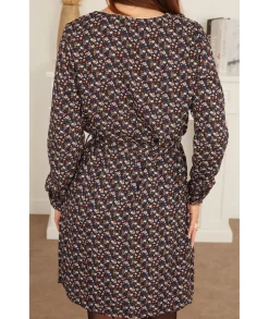 Robes><noscript><img width=