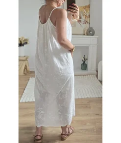 Robes><noscript><img width=