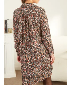Robes><noscript><img width=