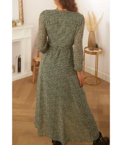 Robes><noscript><img width=