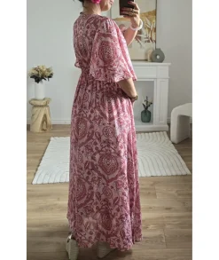 Robes><noscript><img width=