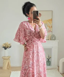 Robes><noscript><img width=