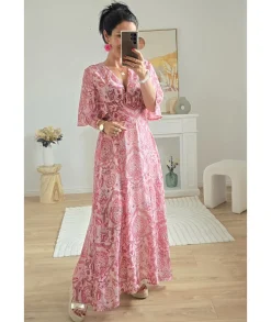 Robes><noscript><img width=
