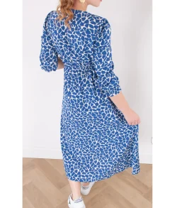 Robes><noscript><img width=