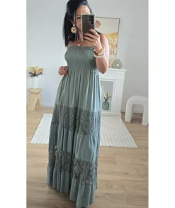Robes><noscript><img width=