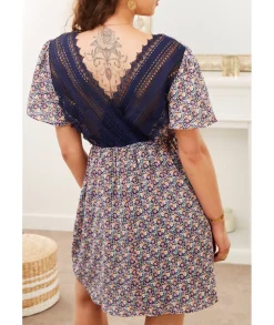 Robes><noscript><img width=