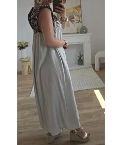 Robes><noscript><img width=