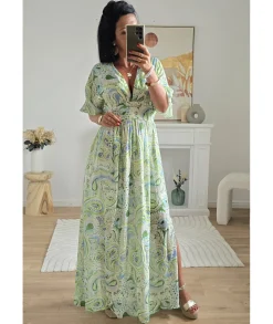 Robes><noscript><img width=