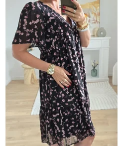 Robes><noscript><img width=