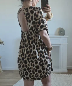 Robes><noscript><img width=