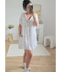 Robes><noscript><img width=
