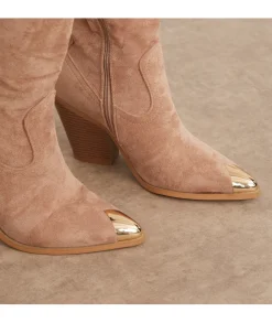 Boots & Bottes><noscript><img width=