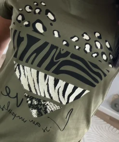 T-shirts><noscript><img width=