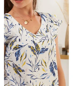 Tops / Blouses><noscript><img width=