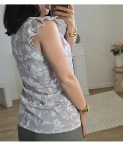 Tops / Blouses><noscript><img width=