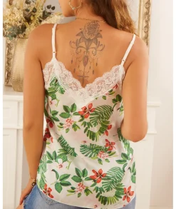 Tops / Blouses><noscript><img width=