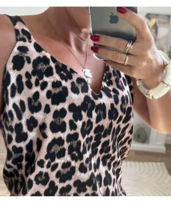 Tops / Blouses><noscript><img width=