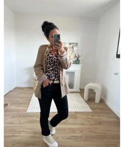 Tops / Blouses><noscript><img width=