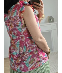 Tops / Blouses><noscript><img width=