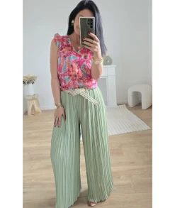 Tops / Blouses><noscript><img width=