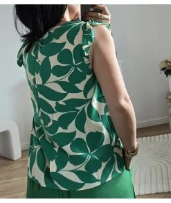 Tops / Blouses><noscript><img width=