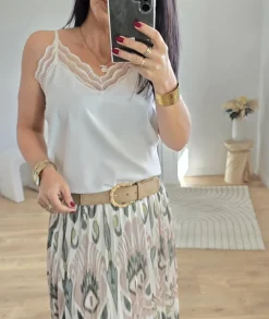 Tops / Blouses><noscript><img width=