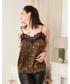Tops / Blouses><noscript><img width=