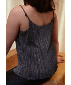 Tops / Blouses><noscript><img width=