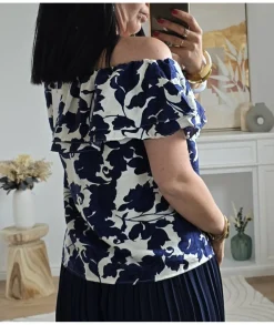 Tops / Blouses><noscript><img width=