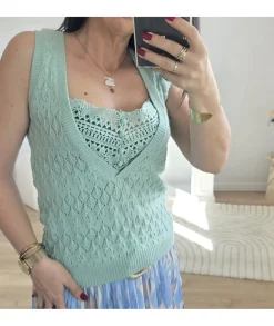 Tops / Blouses><noscript><img width=