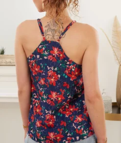 Tops / Blouses><noscript><img width=