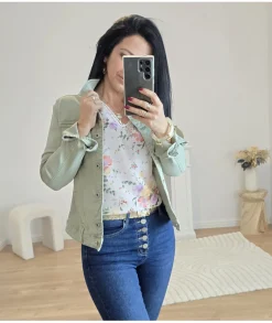 Tops / Blouses><noscript><img width=