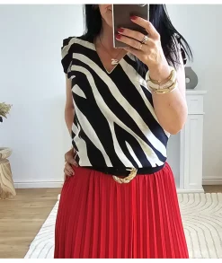 Tops / Blouses><noscript><img width=