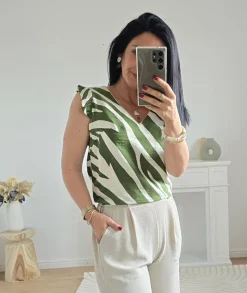 Tops / Blouses><noscript><img width=