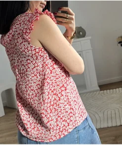 Tops / Blouses><noscript><img width=